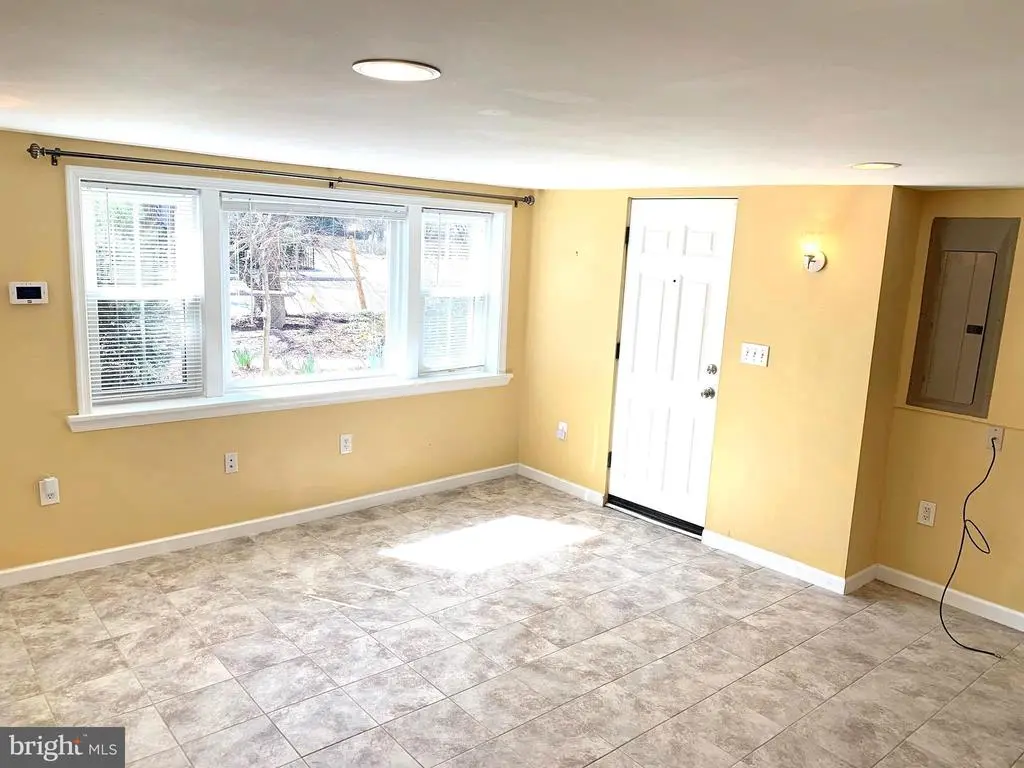 4459 Macarthur Blvd Nw #ll, Washington