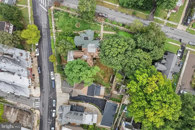 702 Oak Lane Ave, Philadelphia