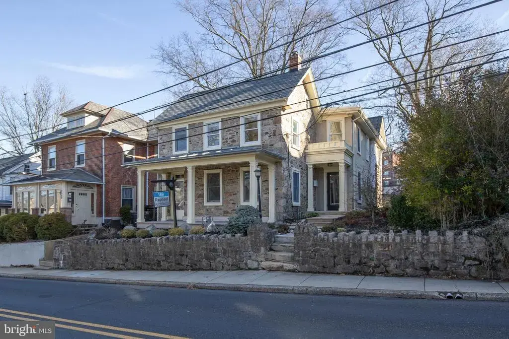 169 N Main St, DOYLESTOWN