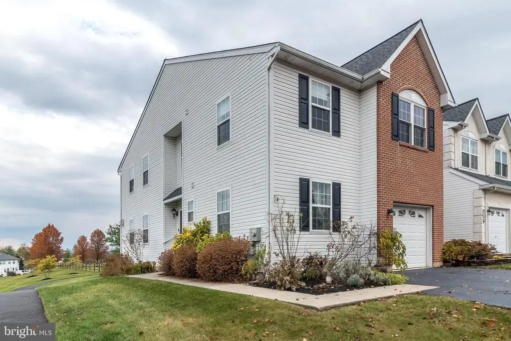 203 Hampshire Dr, SELLERSVILLE