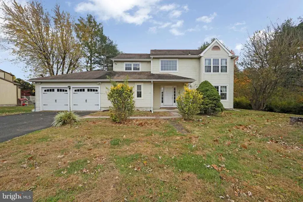 180 Independence Dr, HOLLAND