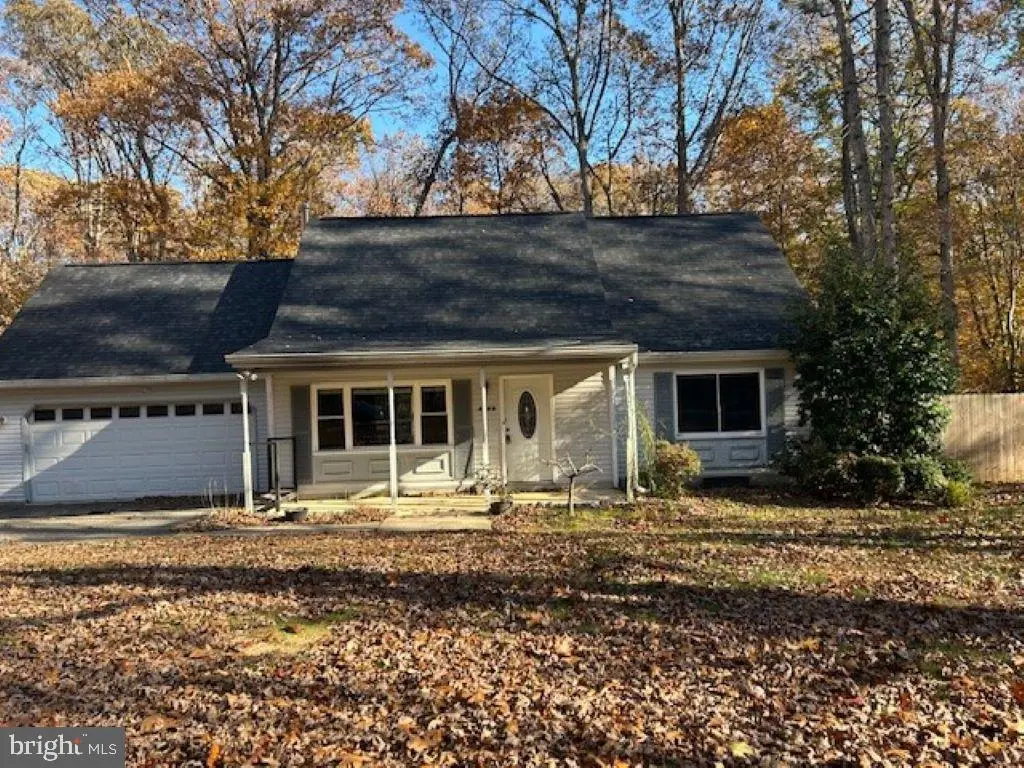 4450 Lancaster Dr, St Leonard