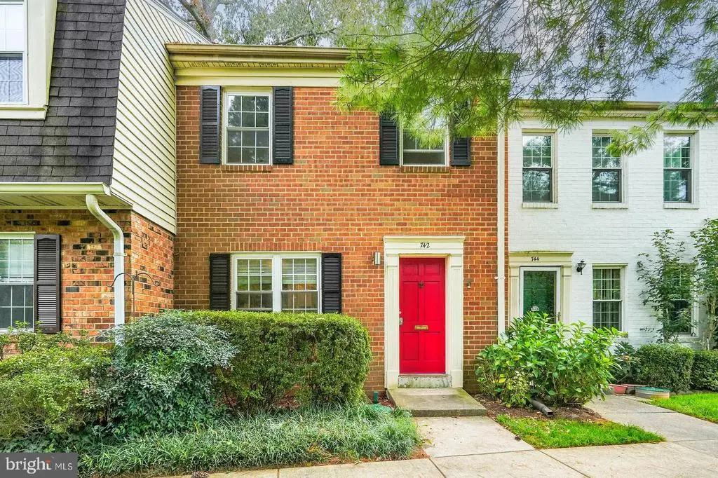 742 College Pkwy #7-742, ROCKVILLE