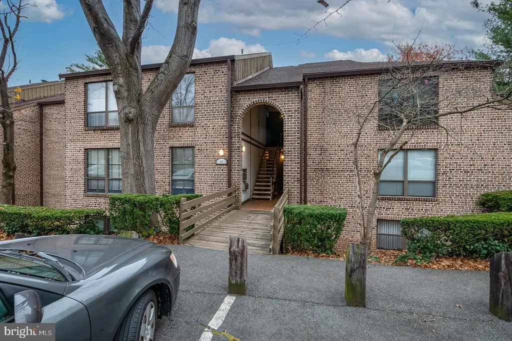 16-c Fairway Rd, Reading