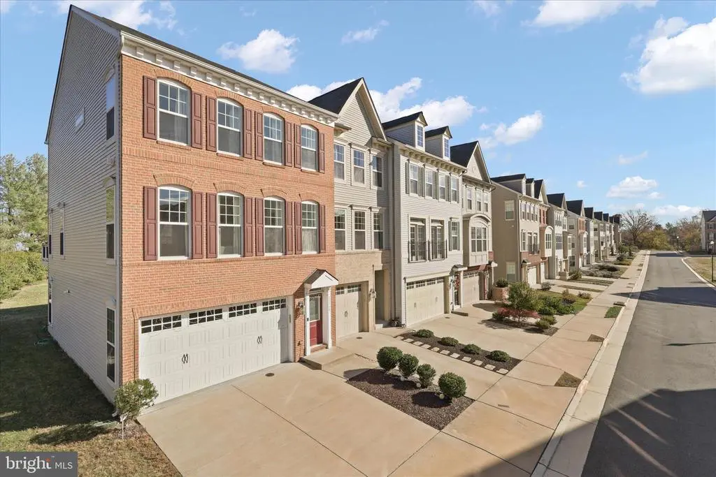 25268 Arrowroot Ter, CHANTILLY