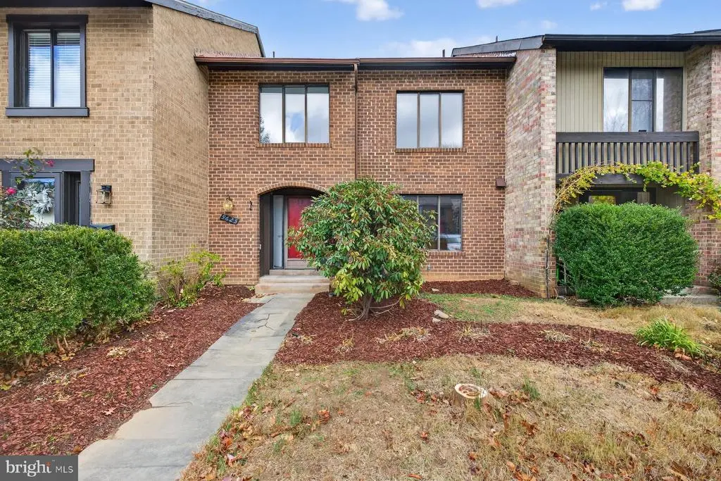 9625 Shadow Oak Dr, Gaithersburg