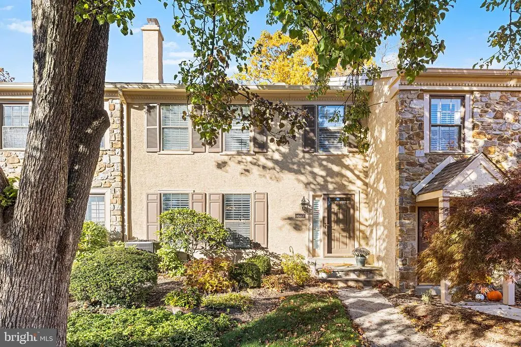 1602 Weatherstone Dr #1602, PAOLI