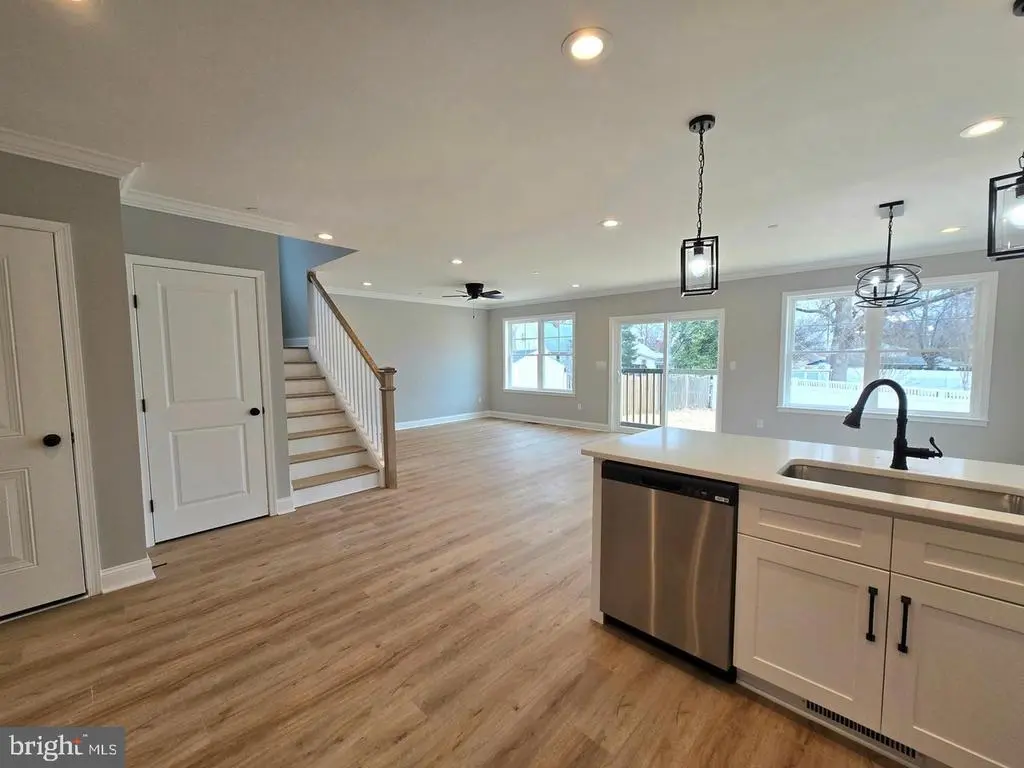 8478 Garden Rd, Pasadena