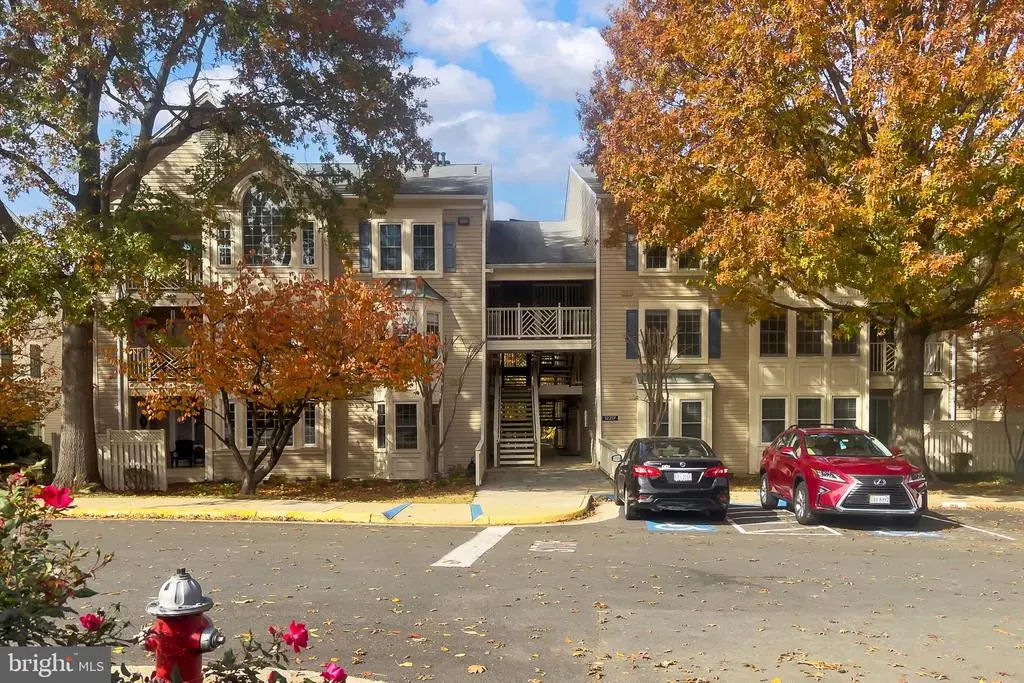 12217 Fairfield House Dr #106a, FAIRFAX