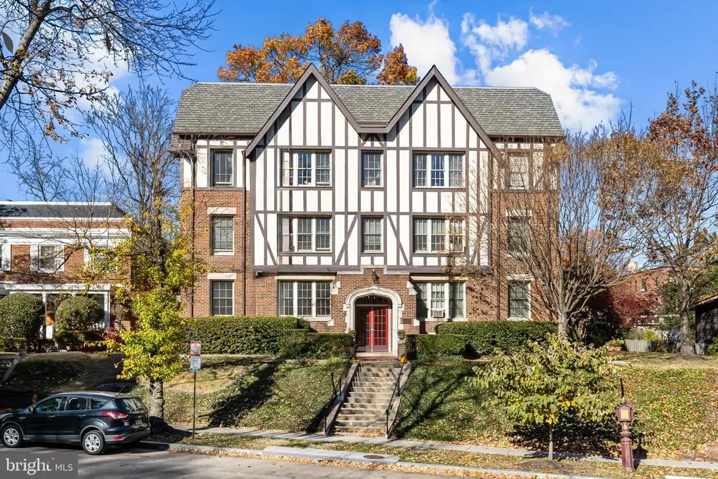 3001 Porter St Nw #100, WASHINGTON