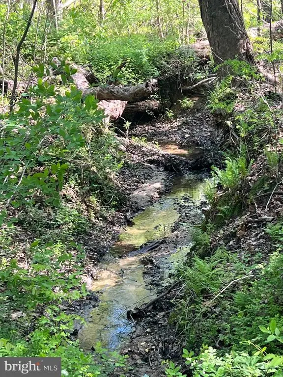 2745 Vivians Way, St Leonard