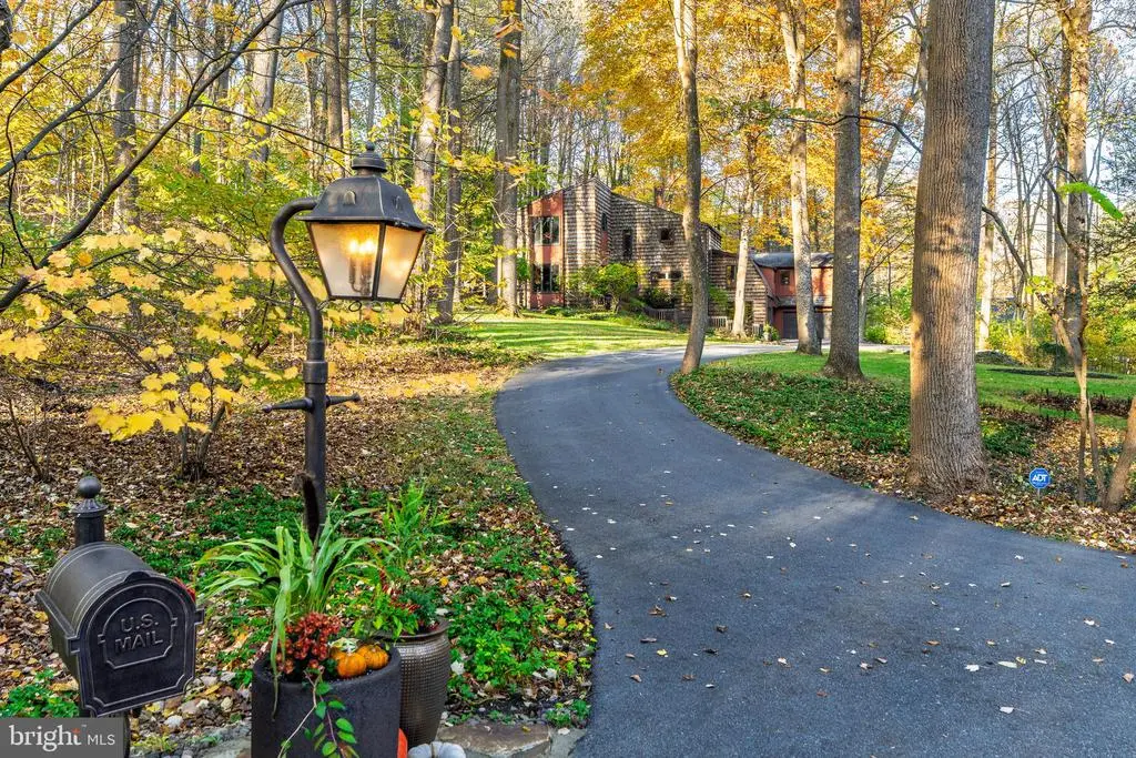 181 Old Mine Rd, Lebanon