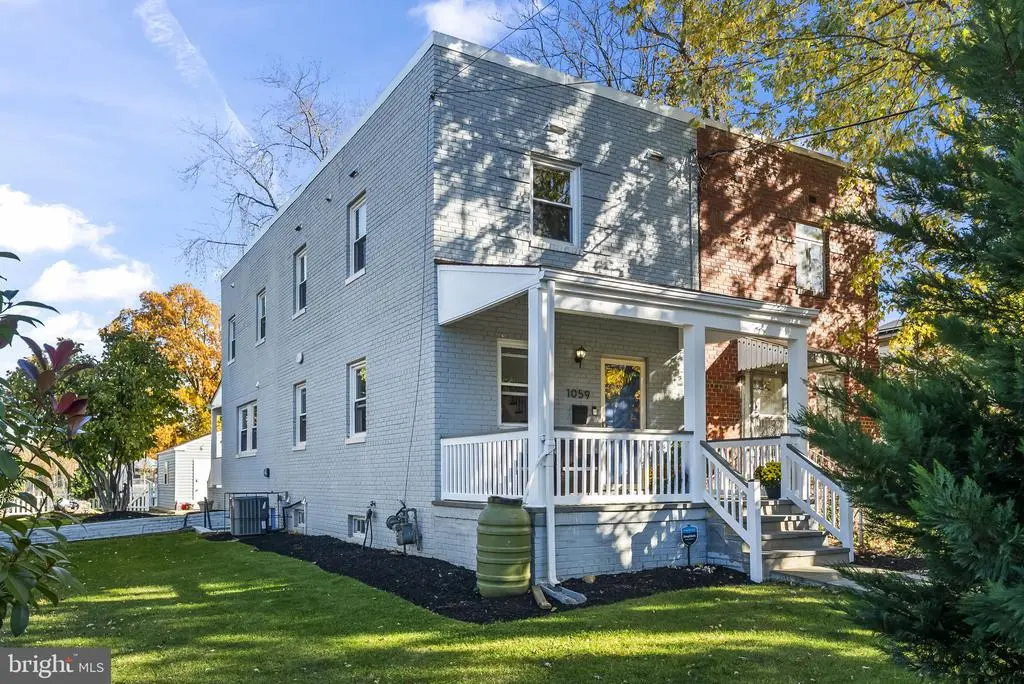 1059 48th St Ne, WASHINGTON