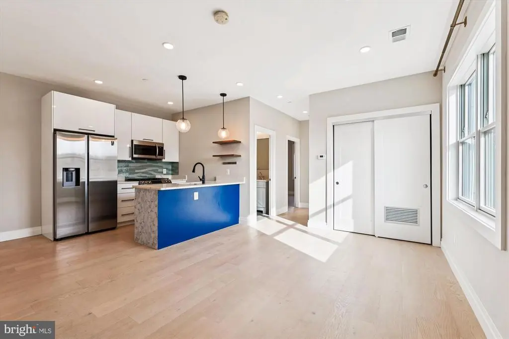 1102 Staples St Ne #301, Washington