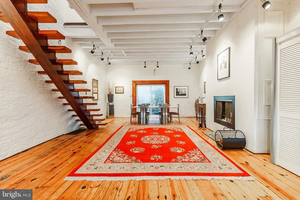 225 Montrose St, Philadelphia