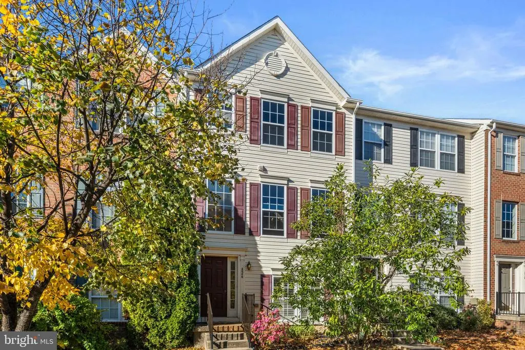 826 Lowe Rd, Baltimore