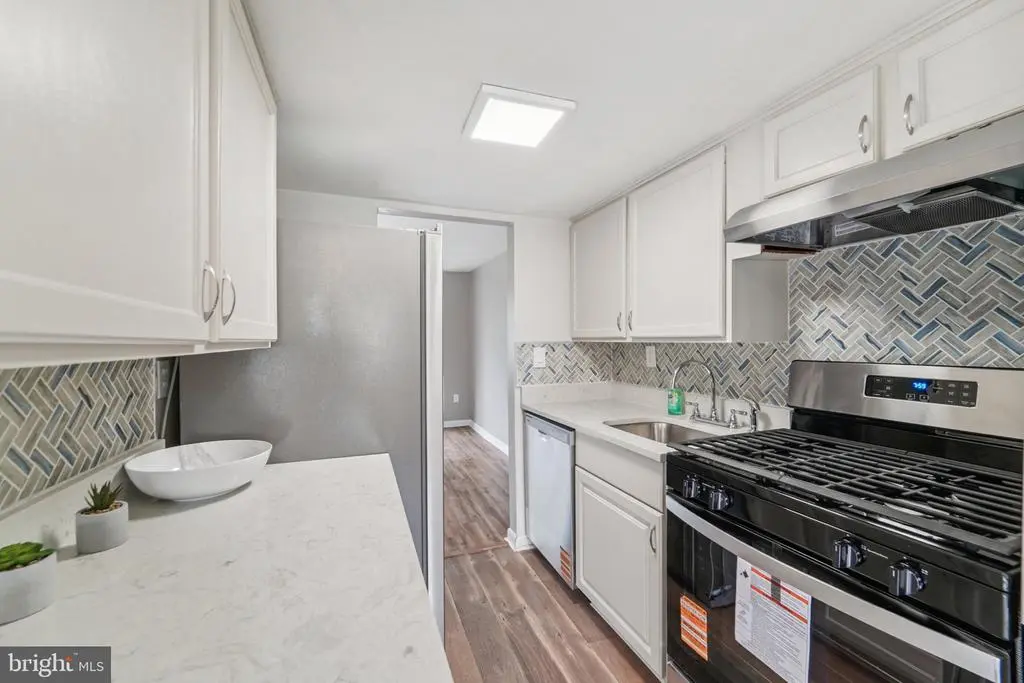 9432 Merryrest Rd #a-b, Columbia