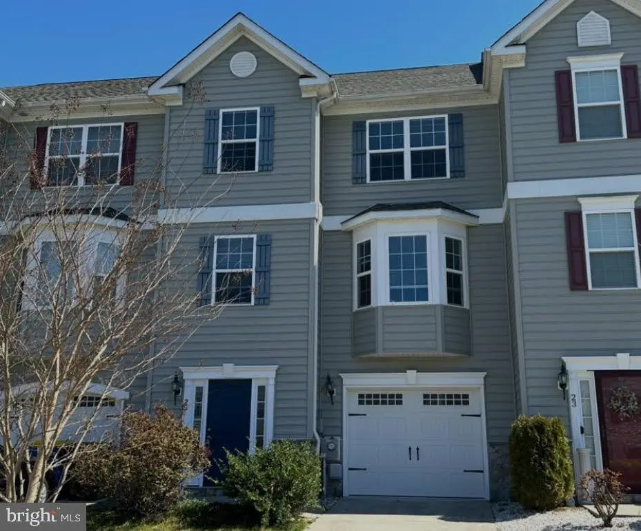 25 Representative Ln, Dover