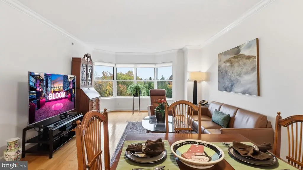 9707 Old Georgetown Rd #2411, BETHESDA