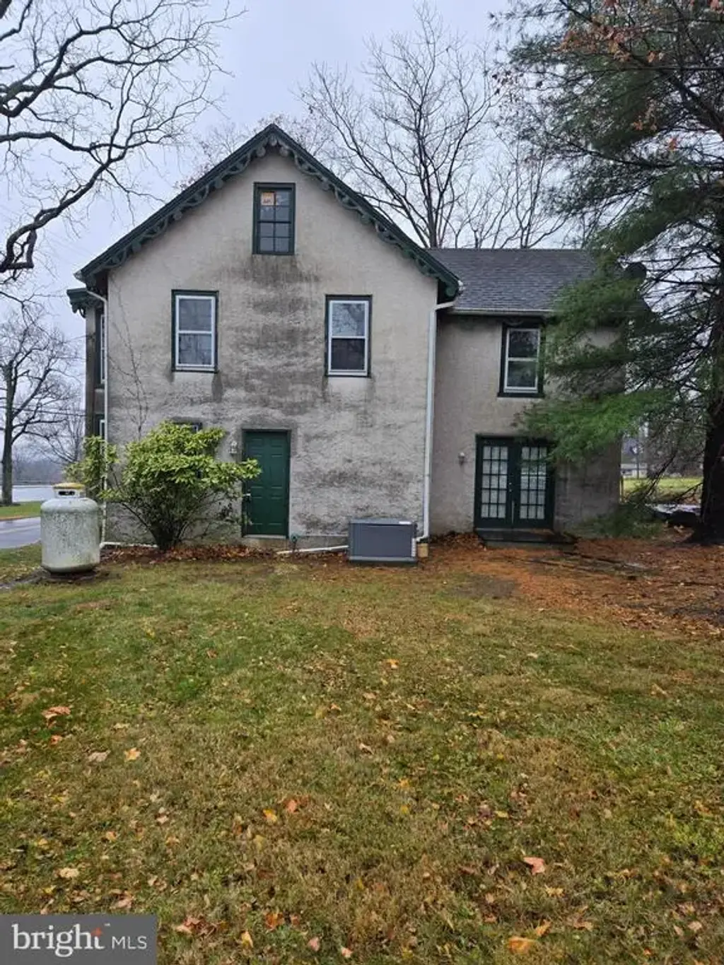 6 Township Line Rd, LINE LEXINGTON