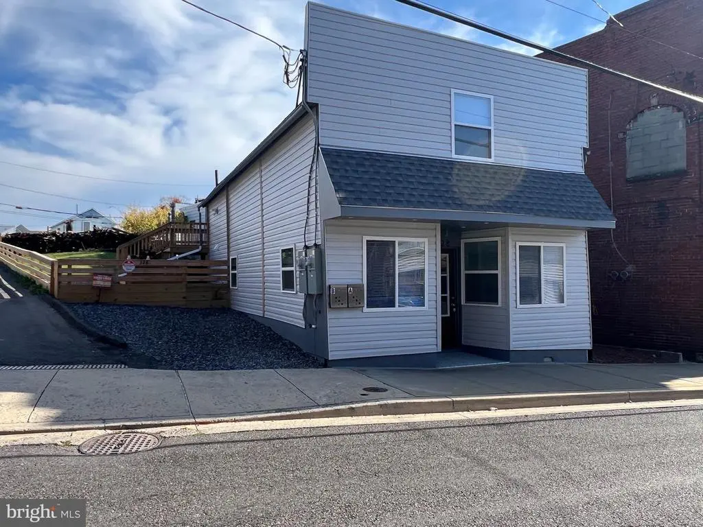 328 Virginia Ave #a, Cumberland