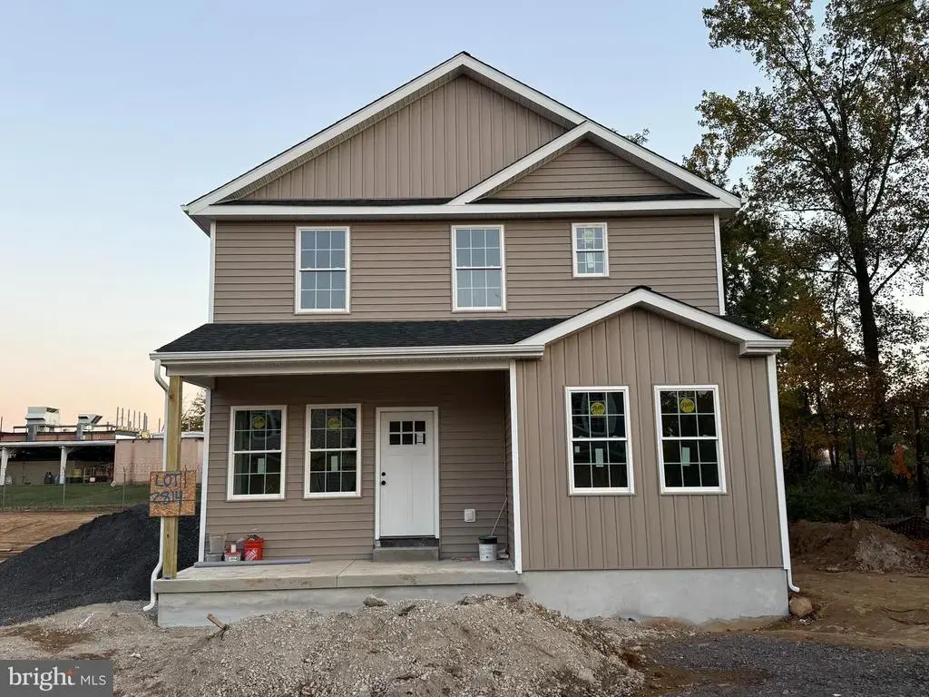2814 Avenue E, LEVITTOWN
