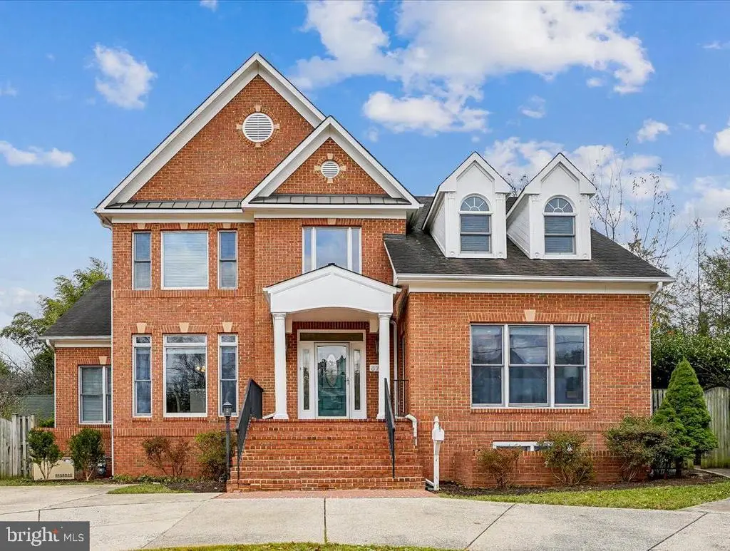 5704 Maiden Ln, BETHESDA