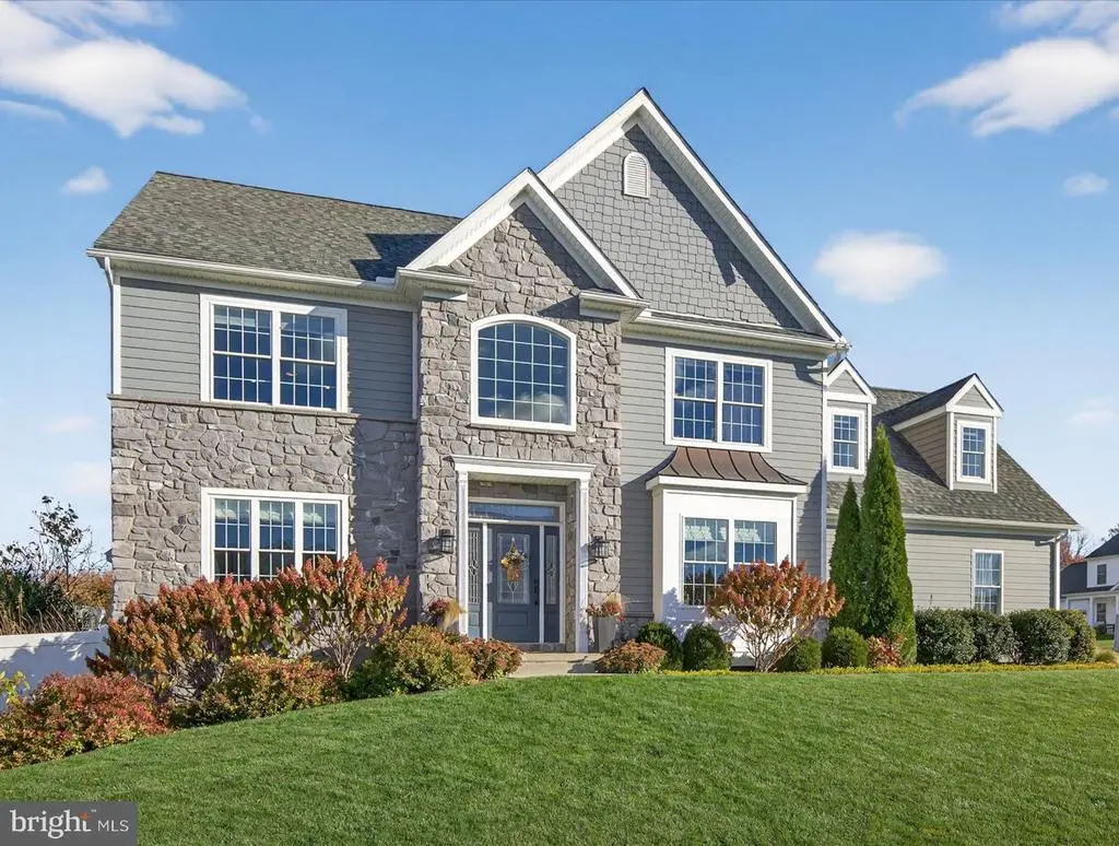 311 Ecker Dr, LITITZ