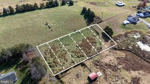 Off Seventh St., Luray
