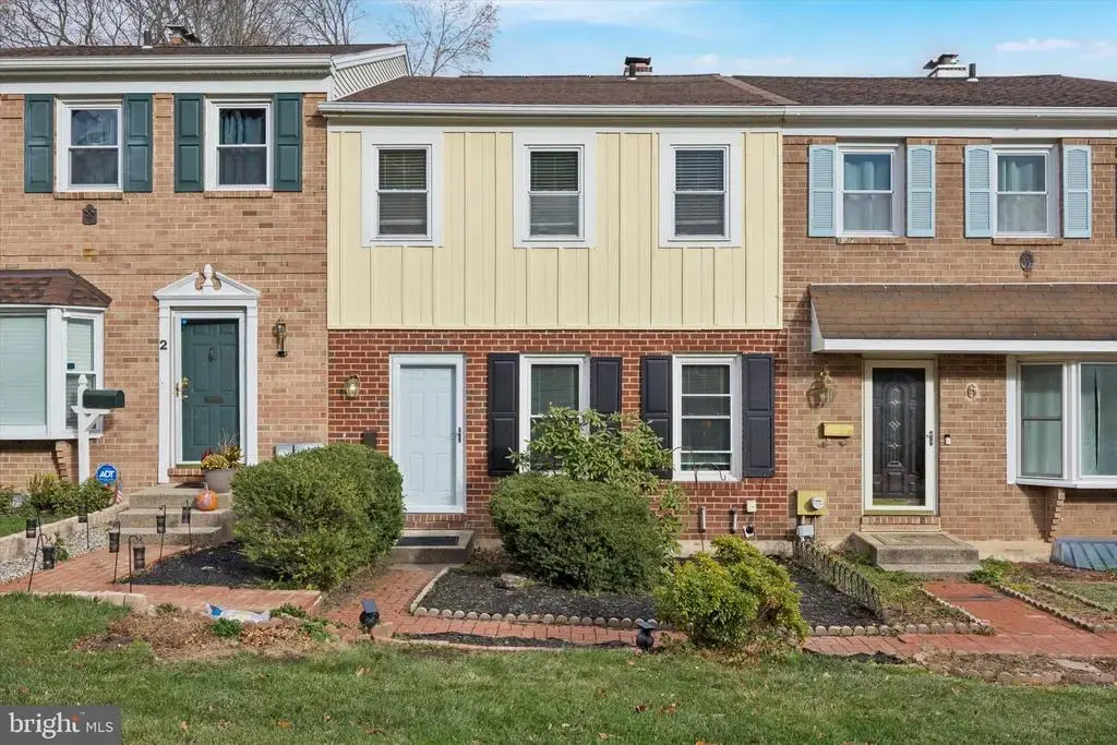 4 Olde Colonial Dr, DOYLESTOWN