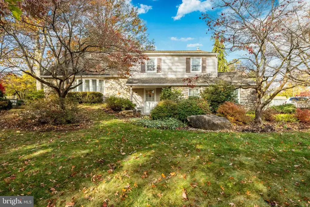 44 Shady Lawn Dr, SOUTHAMPTON