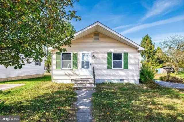 408 Fisher Ave, Milford