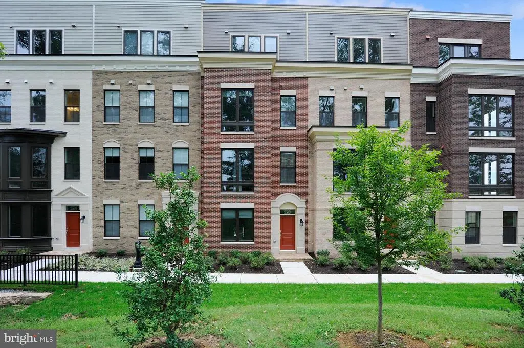 520 Harborview Dr, OXON HILL