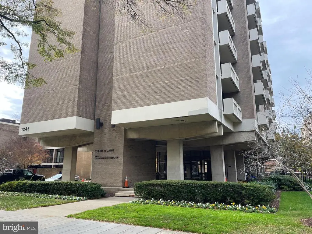 1245 4th St Sw #e108, WASHINGTON