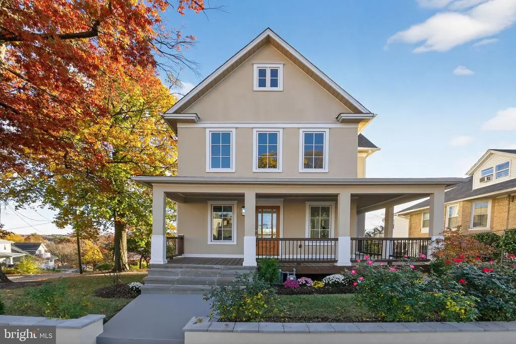 2017 Fulton Pl Ne, WASHINGTON