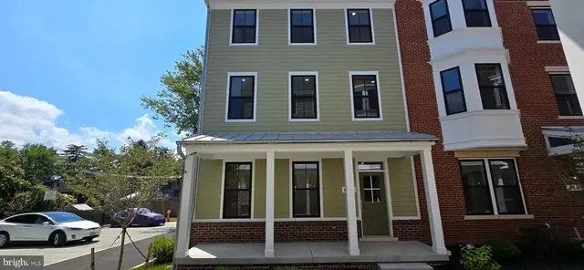 418 Chapel Aly #4, Frederick