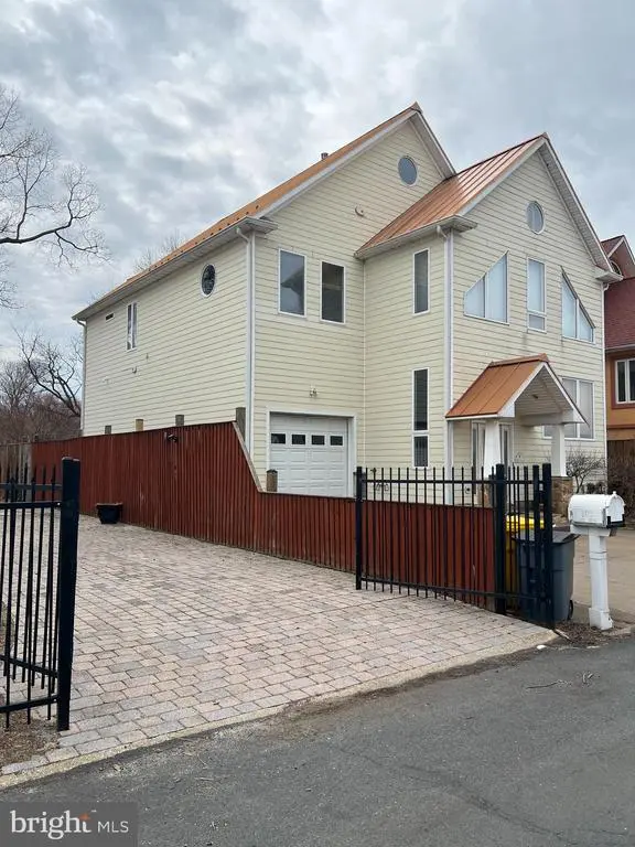 2113 Lake Dr, Pasadena