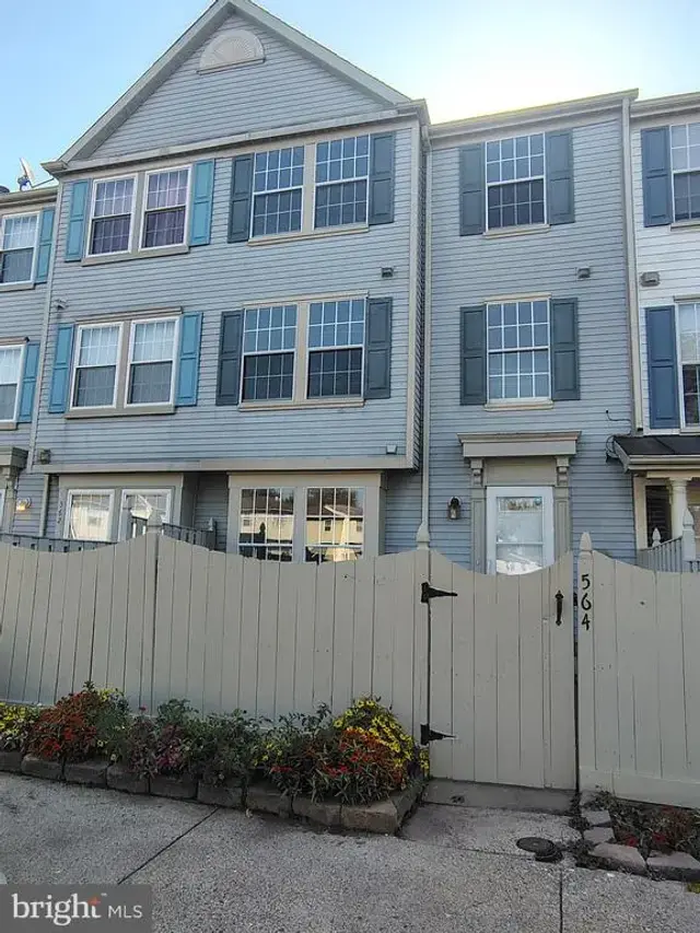 564 Hollyberry Way, Frederick