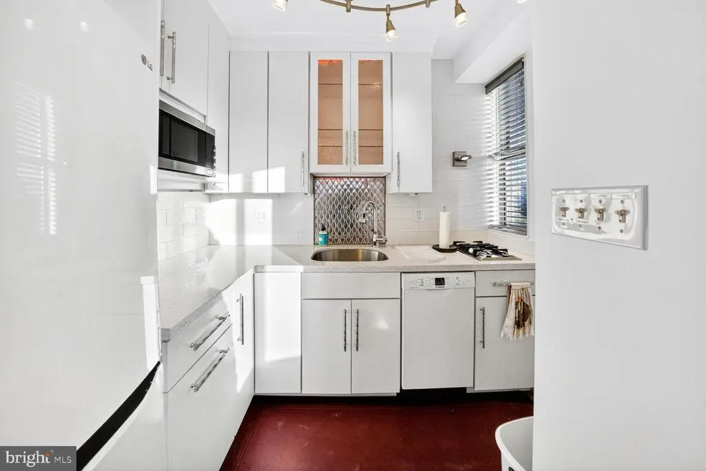 1 Scott Cir Nw #708, WASHINGTON