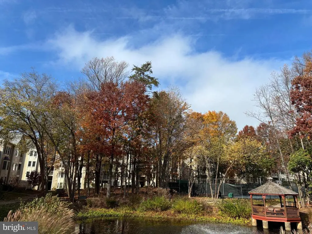 12245 Fairfield House Dr #405a, FAIRFAX