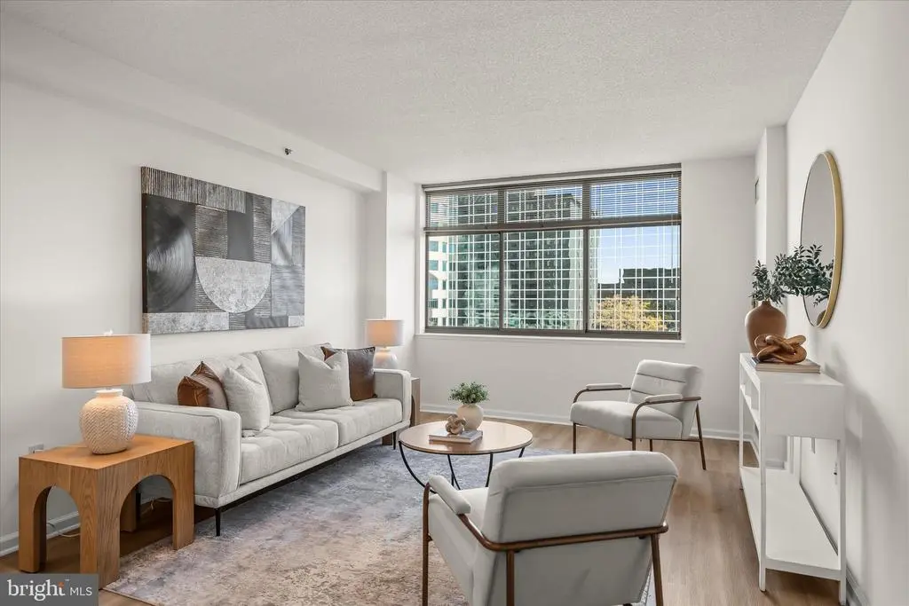 7111 Woodmont Ave #812, BETHESDA