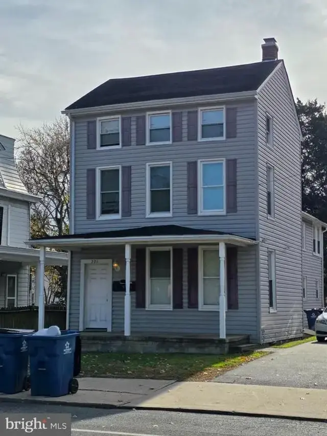 228 E Main St, Elkton