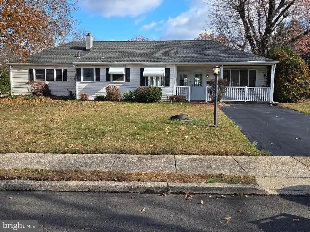 142 Greenbelt Dr, HATBORO