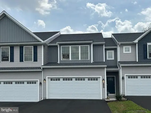 132 Magnolia Dr, Middletown