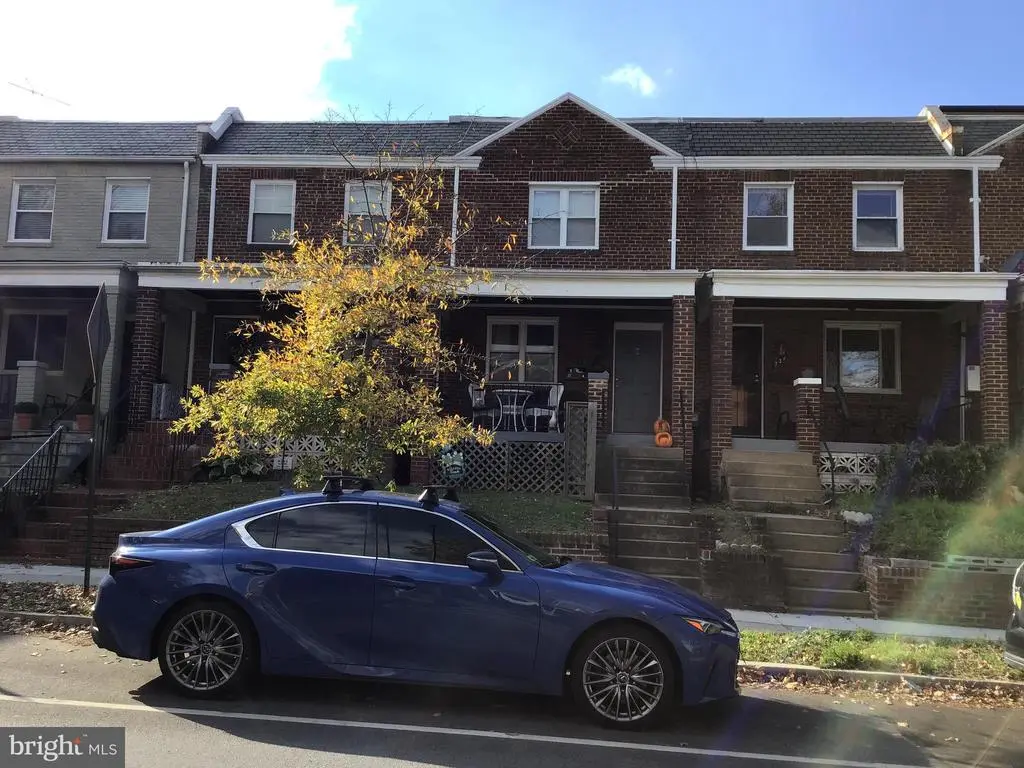 332 19th St Ne, WASHINGTON