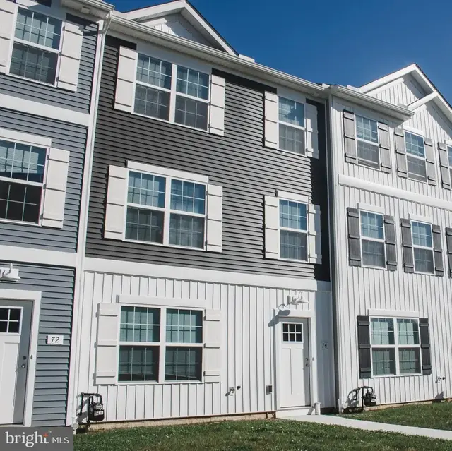 74 Brookside Ave, Hanover