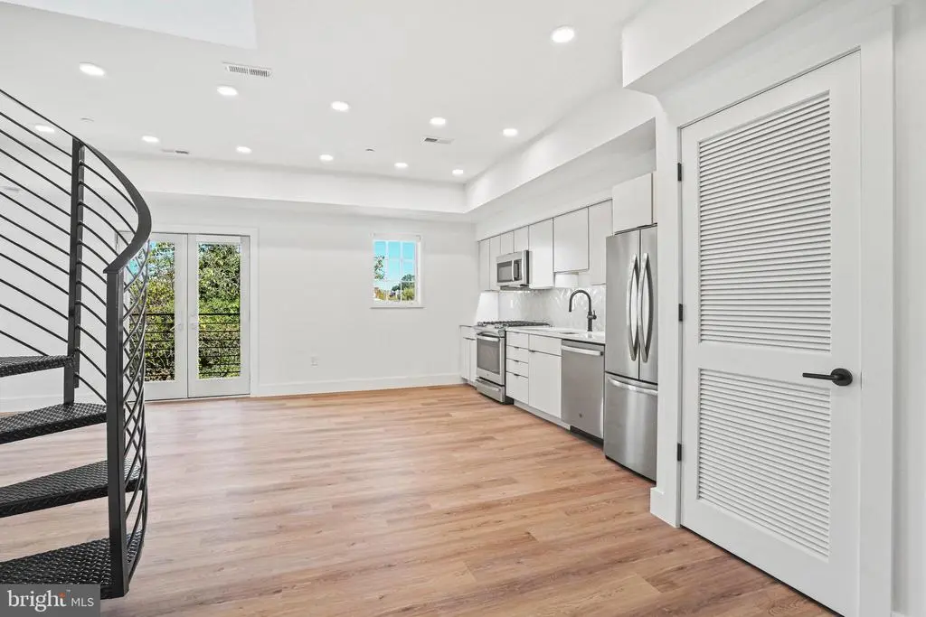 716 L St Se #403, WASHINGTON