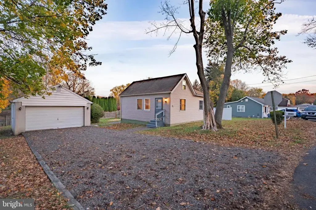 2043 Oakford Ave, FEASTERVILLE TREVOSE