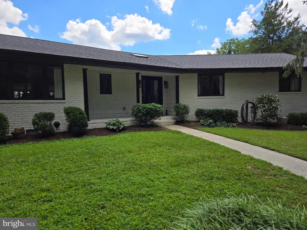 708 Meadow Brook Ln, MILFORD