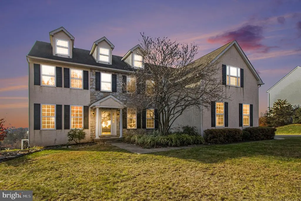 208 Keely Ln, Schwenksville